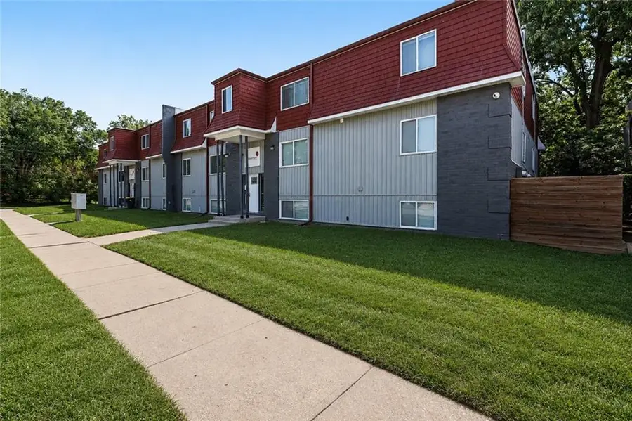 3240 Harrison Street, Kansas City, MO 64109 - #2