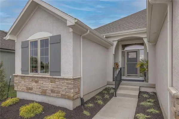 13828 Westgate Street, Overland Park, KS 66221