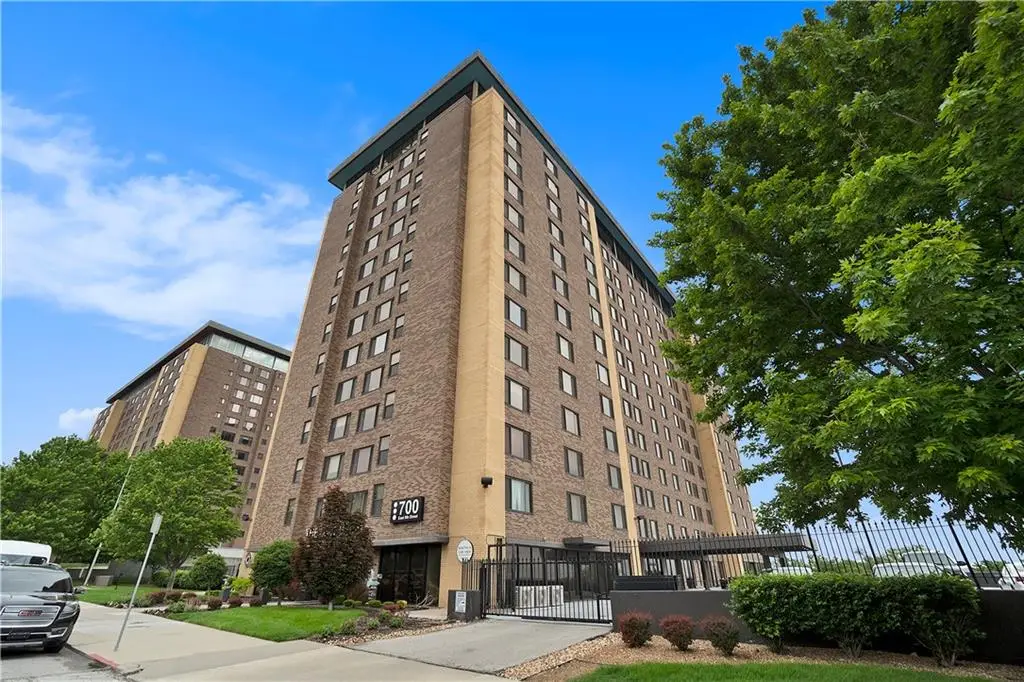 700 E 8th Street #14 M, Kansas City, MO 64106 - #1