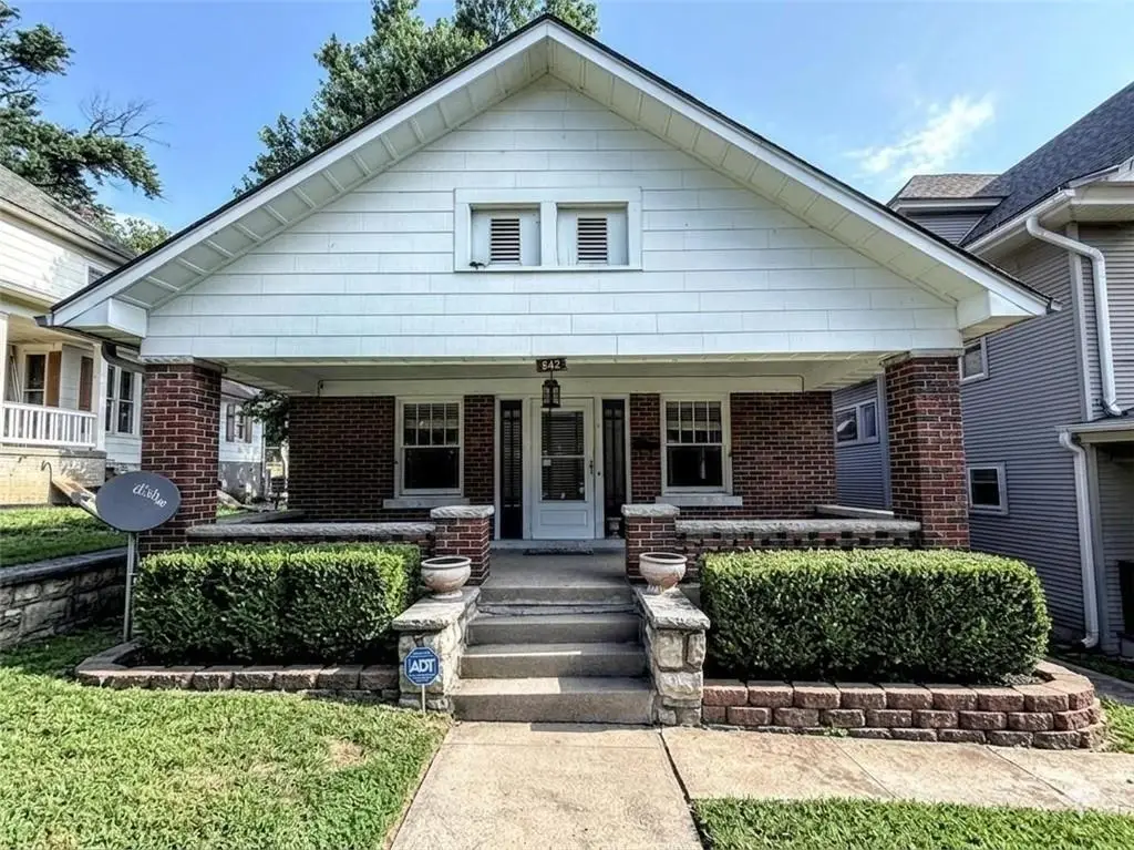 842 Barnett Avenue, Kansas City, KS 66101 - #1