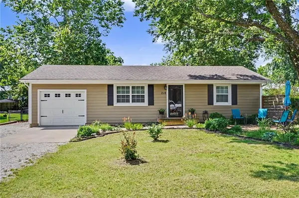 218 Cedarlane Drive, Wellsville, KS 66092