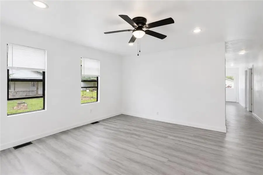 525 W Walnut Street, Columbus, KS 66725 - #3