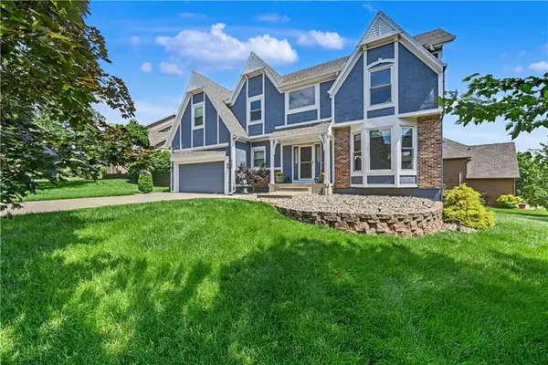 8900 W 148th Terrace, Overland Park, KS 66221
