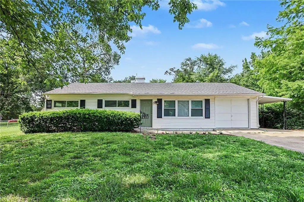 7412 E 113th Street, Kansas City, MO 64134 - #1