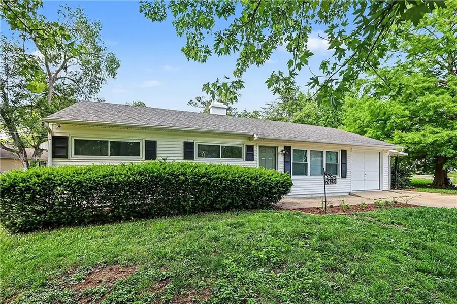 7412 E 113th Street, Kansas City, MO 64134 - #2