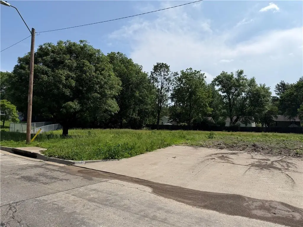 8117 Jarboe Street, Kansas City, MO 64114 - #1