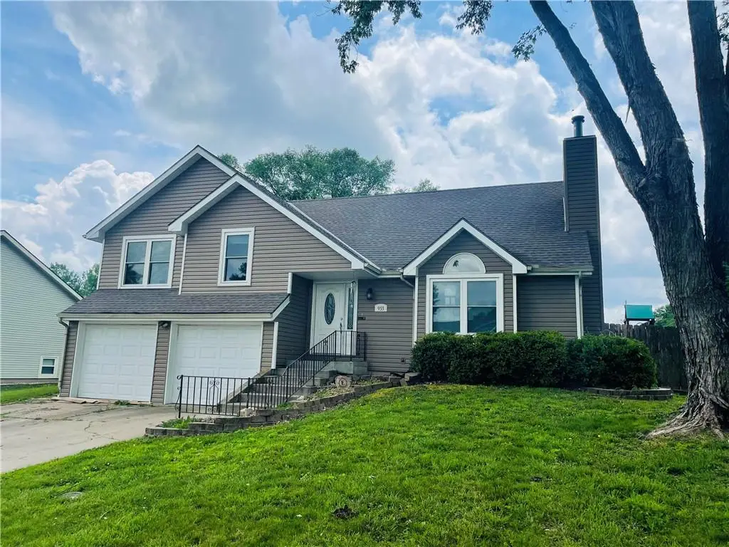 933 Park Avenue, Leavenworth, KS 66048 - #1