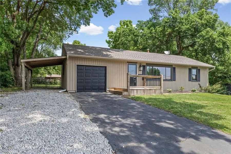 8206 E 87th Street, Raytown, MO 64138 - #2