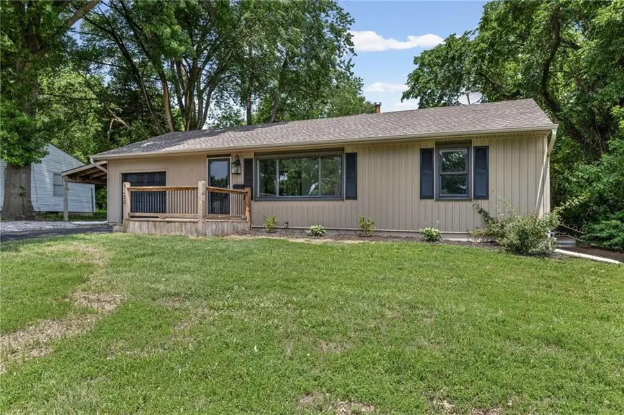 8206 E 87th Street, Raytown, MO 64138 - #3