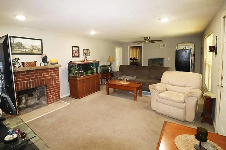 6420 Leavenworth Road, Kansas City, KS 66104 - #2
