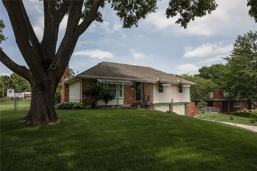 7912 Elizabeth Avenue, Kansas City, KS 66112 - #3