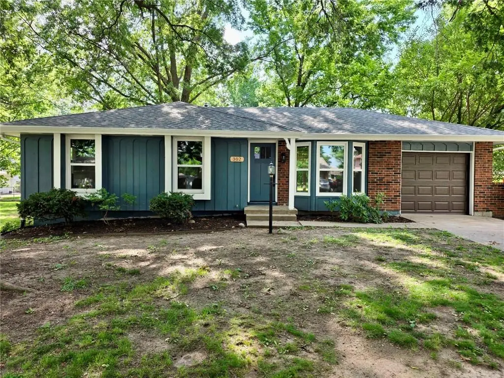 302 NE Corder Street, Lees Summit, MO 64063 - #1