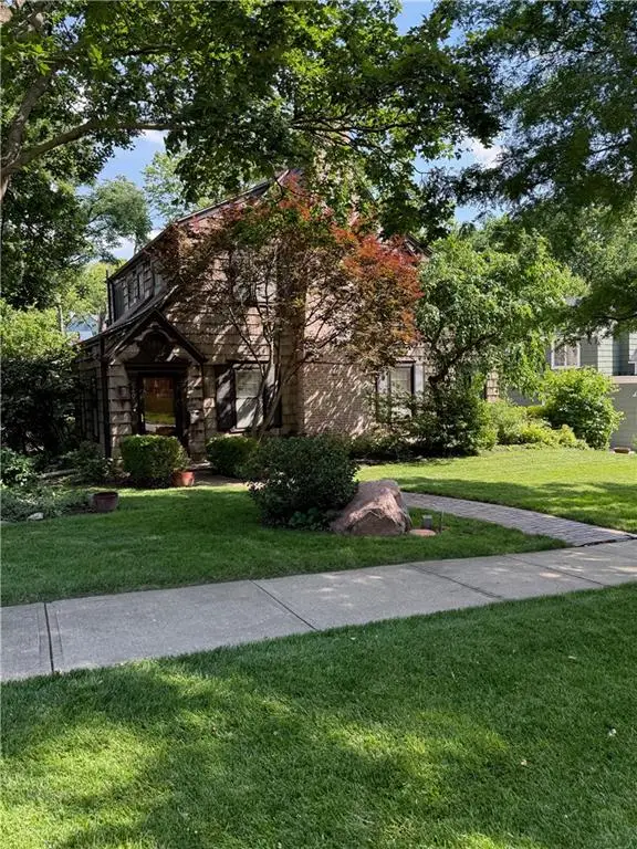5405 Locust Street, Kansas City, MO 64110