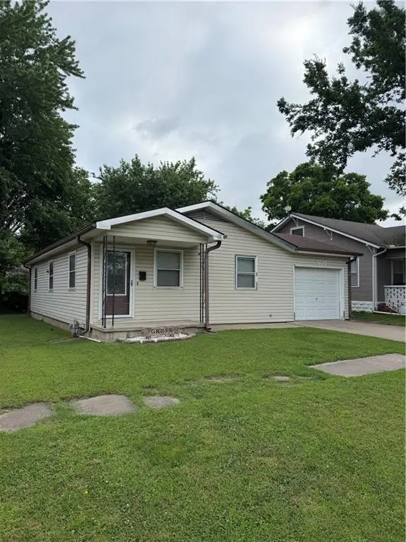 2727 Crawford Avenue, Parsons, KS 67357 - #1
