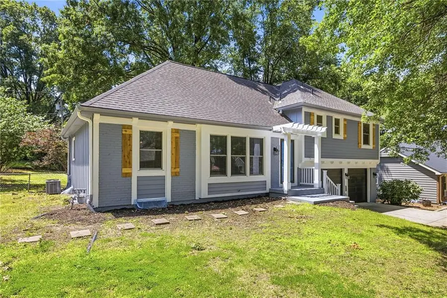 5131 W 63rd Street, Prairie Village, KS 66208 - #3