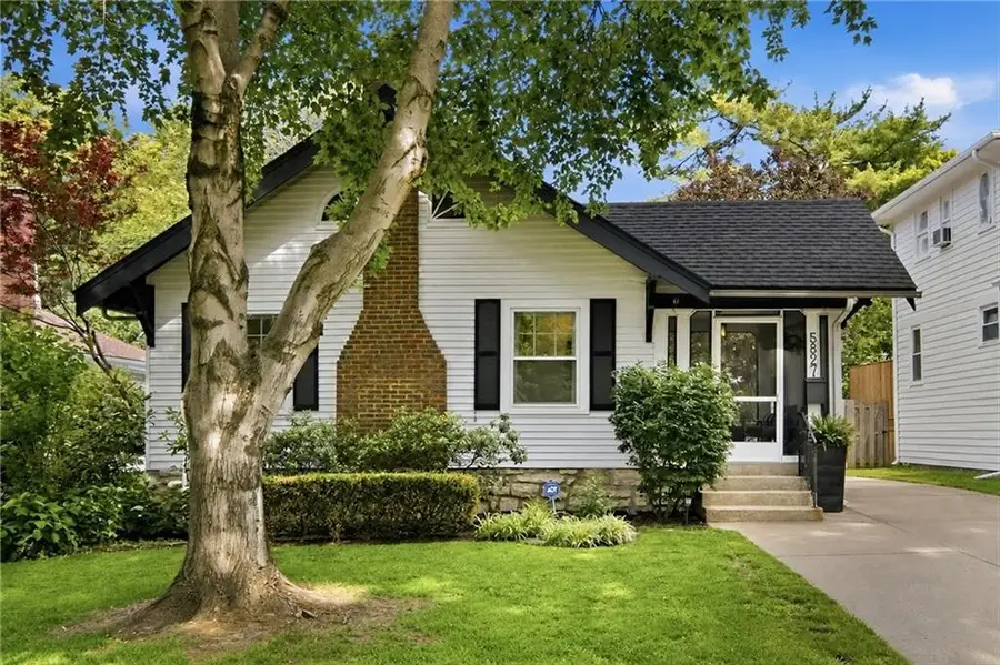 5827 Holmes Street, Kansas City, MO 64110 - #2