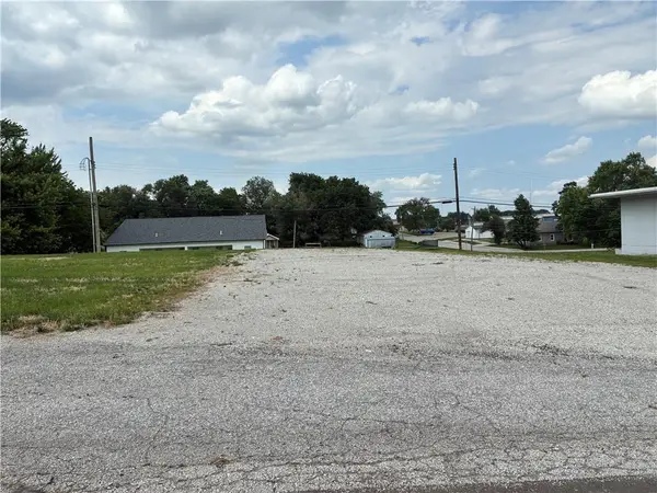 345 E 4th Street, Lawson, MO 64062