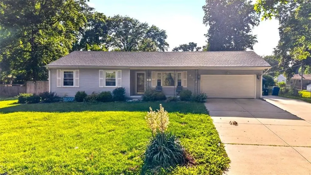 6204 Hedges Avenue, Raytown, MO 64133 - #1
