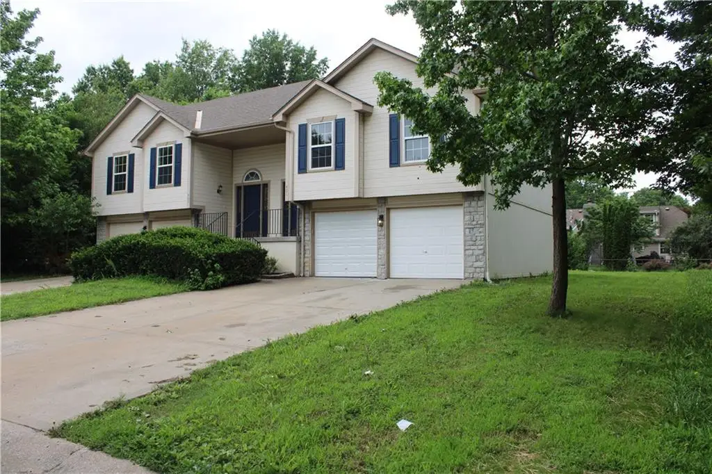 401 NW Highland Lane, Blue Springs, MO 64014 - #1