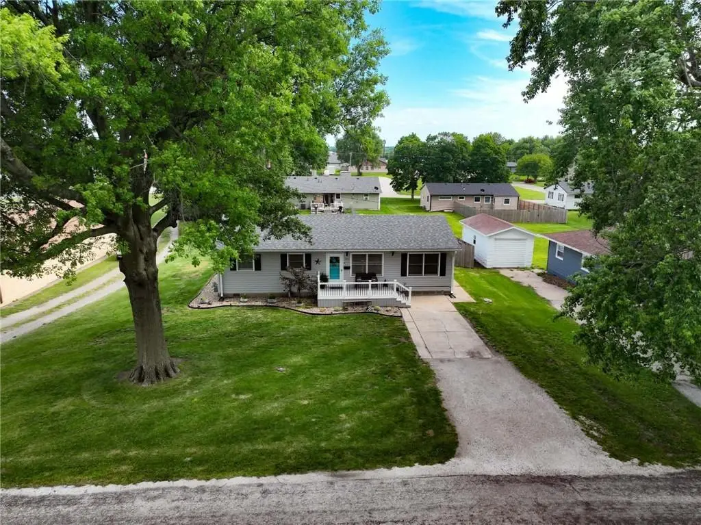105 Sioux Avenue, Hiawatha, KS 66434 - #1