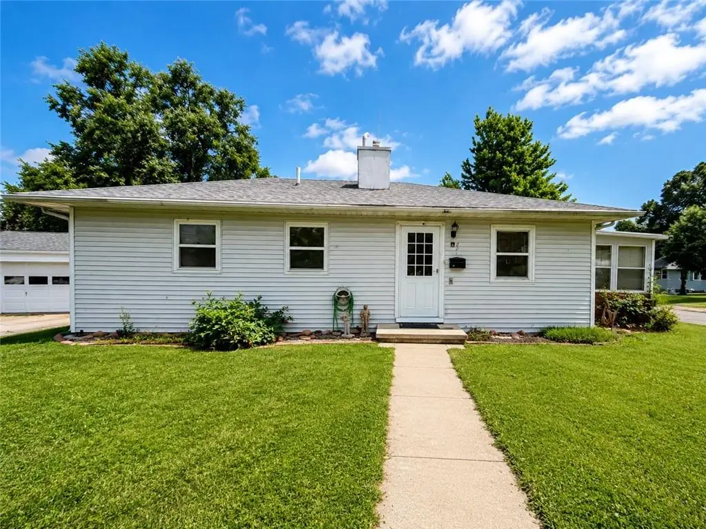 221 S Frederick Avenue, Maryville, MO 64468 - #1