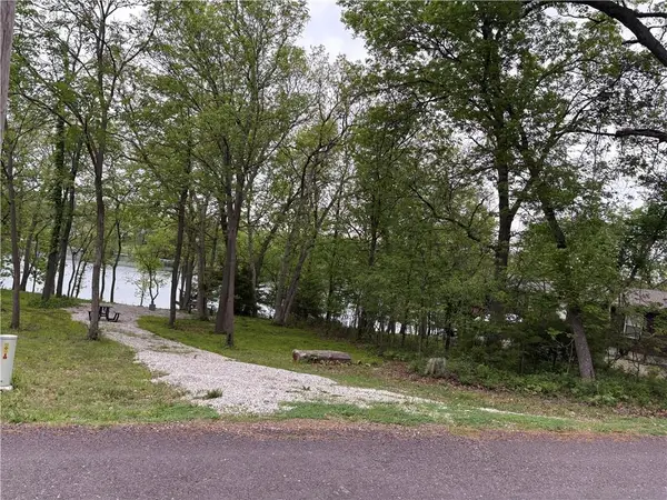 270 and 274 Rose Marie Drive, Linn Valley, KS 66040