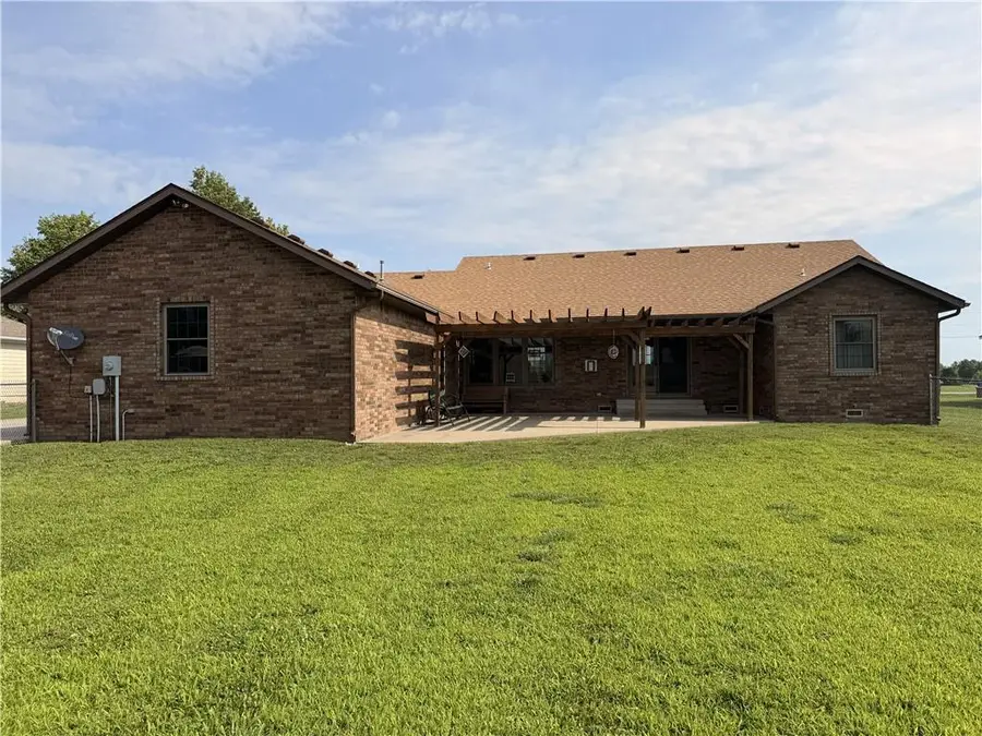 1914 W Maple Street, Columbus, KS 66725 - #2