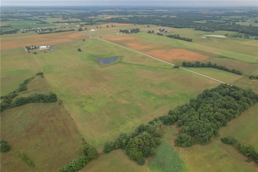 619 N V Highway, Lamar, MO 64759 - #2