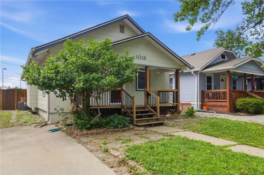 1019 E 21st Avenue, North Kansas City, MO 64116 - #2