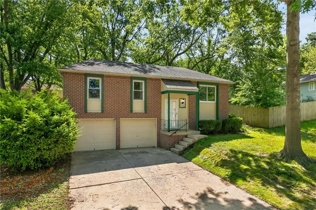 1100 NW Canterbury Road, Blue Springs, MO 64015 - #1