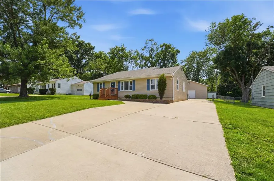 800 SE Miller Street, Lees Summit, MO 64063 - #2