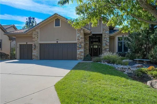 26675 W 100th Place, Olathe, KS 66061