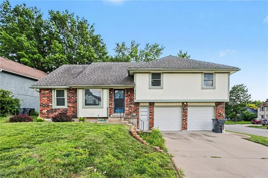 1028 S Lindenwood Drive, Olathe, KS 66062 - #1