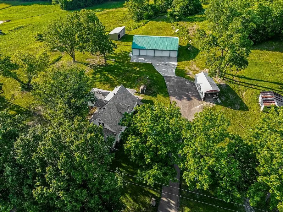 31906 E Burgess Road, Buckner, MO 64016 - #2