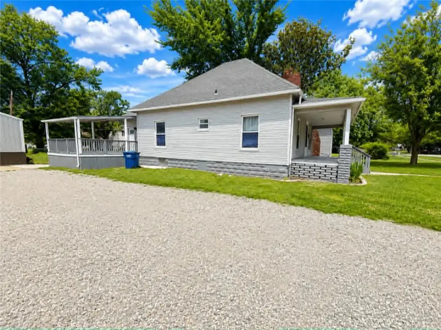 511 S Florida Avenue, Columbus, KS 66725 - #2