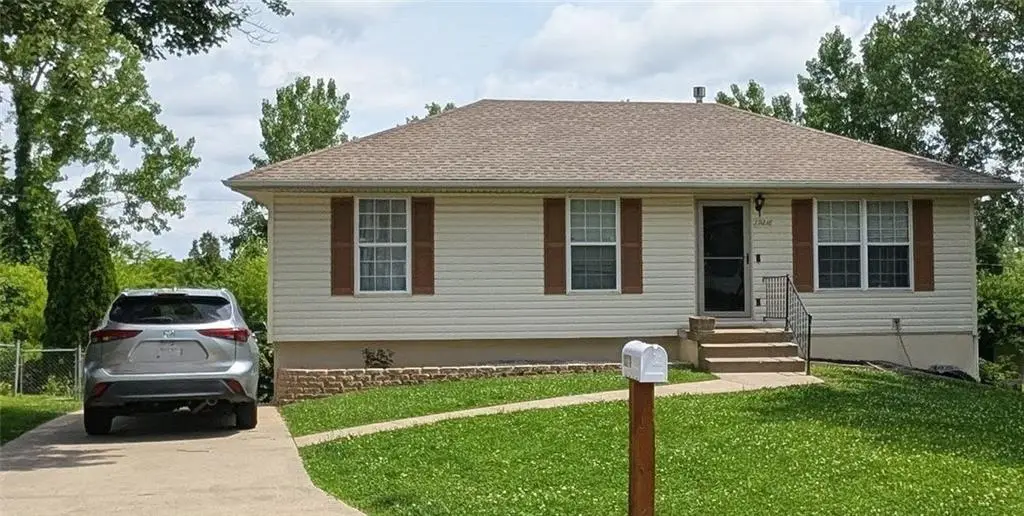 19218 Ponca Drive, Independence, MO 64056 - #1