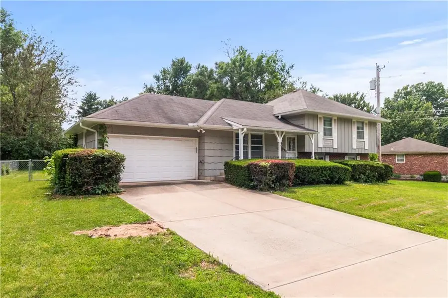 8203 E 105th Street, Kansas City, MO 64134 - #2