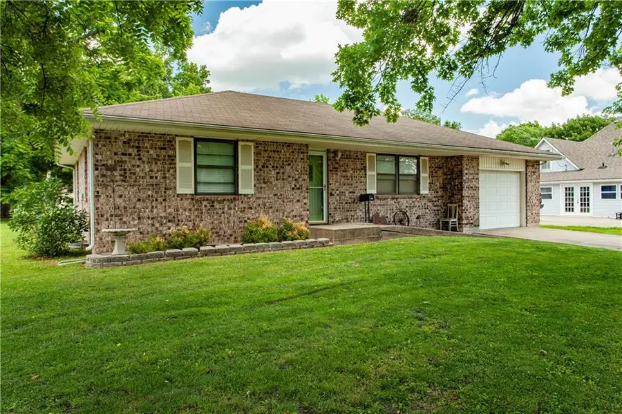 203 W Phillips Street, Odessa, MO 64076 - #2