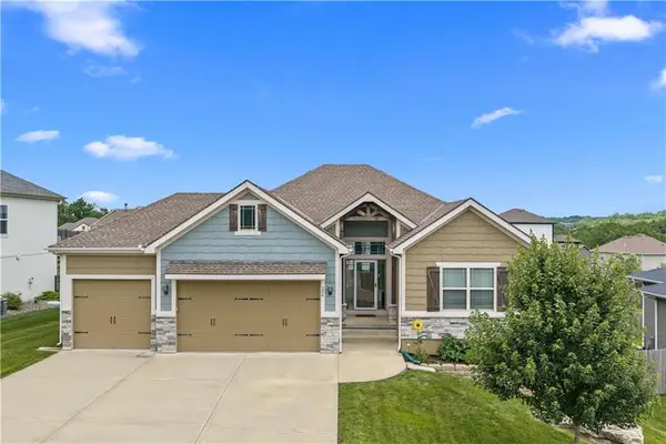 204 E Woodland Avenue, Lone Jack, MO 64070