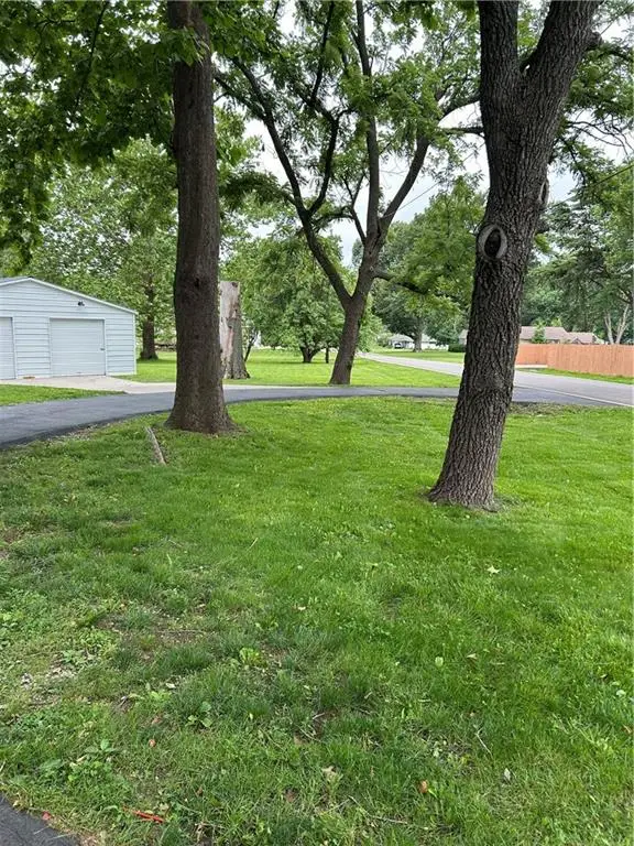 412 NW Donovan Road, Lees Summit, MO 64063 - #2