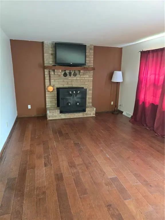 802 N King Avenue, Harrisonville, MO 64701 - #3