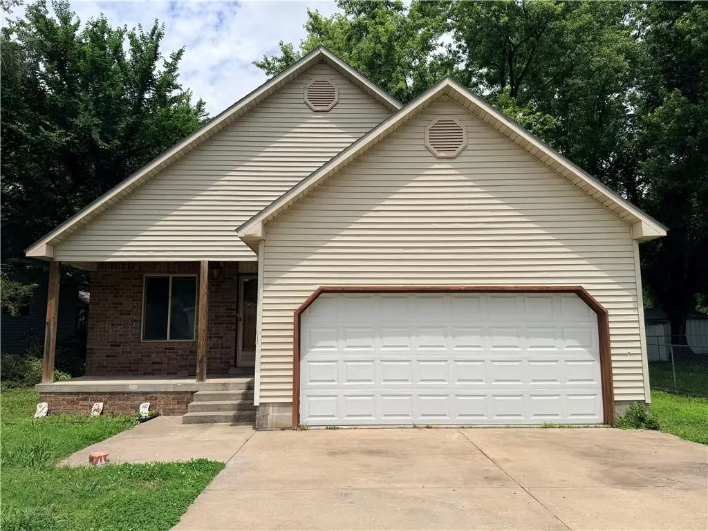 98 W Leighton Street, Frontenac, KS 66763 - #1