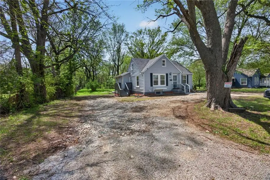 6315 E Red Bridge Road, Kansas City, MO 64134 - #3