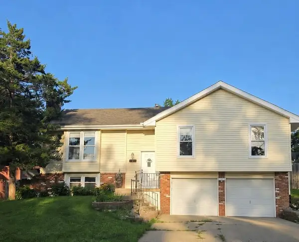 8031 N Garfield Street, Kansas City, MO 64118