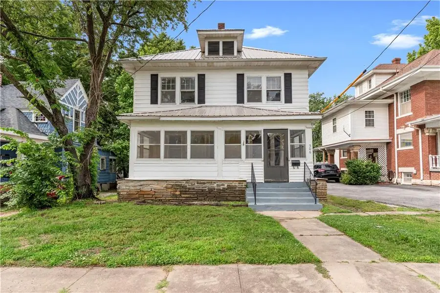 506 W Walnut Street, Nevada, MO 64772 - #3