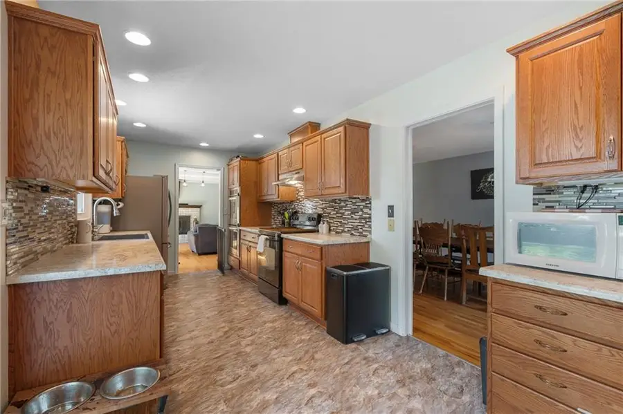 10719 Cypress Avenue, Kansas City, MO 64137 - #2
