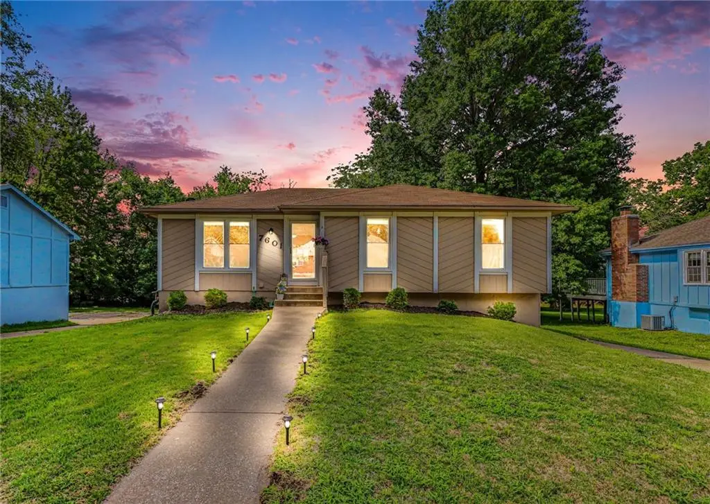 7601 E 134th Terrace, Grandview, MO 64030 - #1