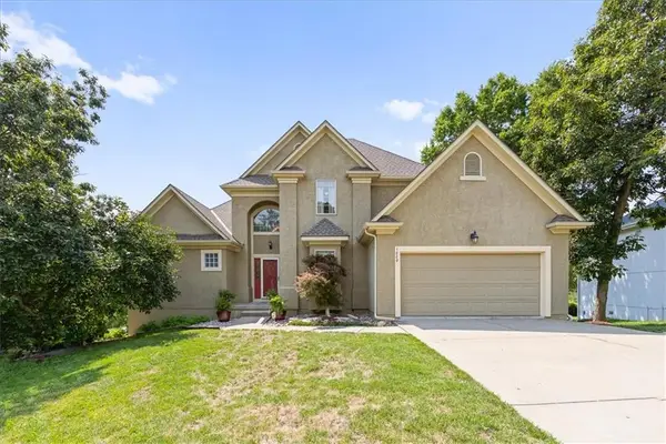 1829 SW Twincreek Place, Blue Springs, MO 64015