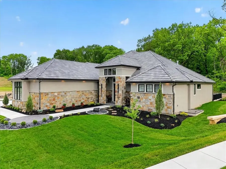 8612 Westridge Court, Parkville, MO 64152 - #2