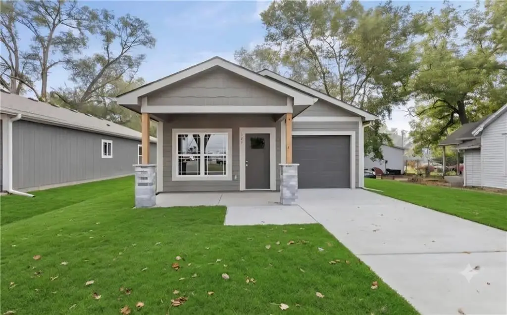 121 S Cedar Street, Ottawa, KS 66067 - #1